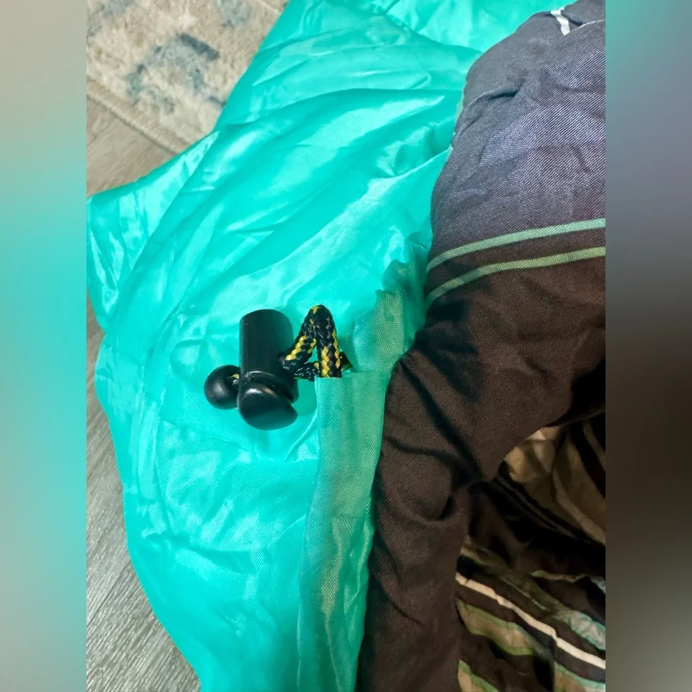 Teal Sleeping Bag - Picture 9 of 16